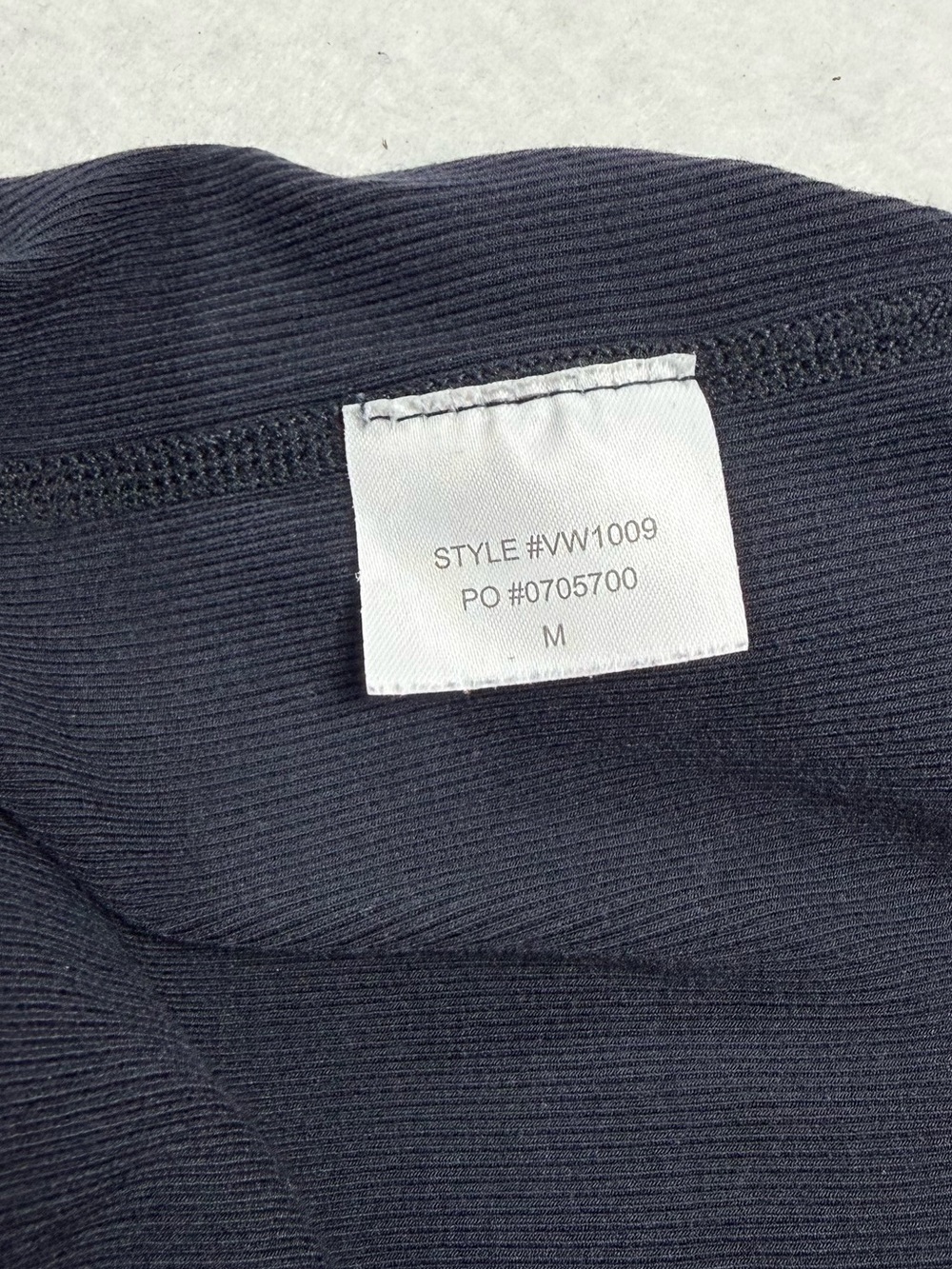 Vuori Ribbed Shelf Bra Tank Top Black Athleisure Medium - Picture 4 of 5